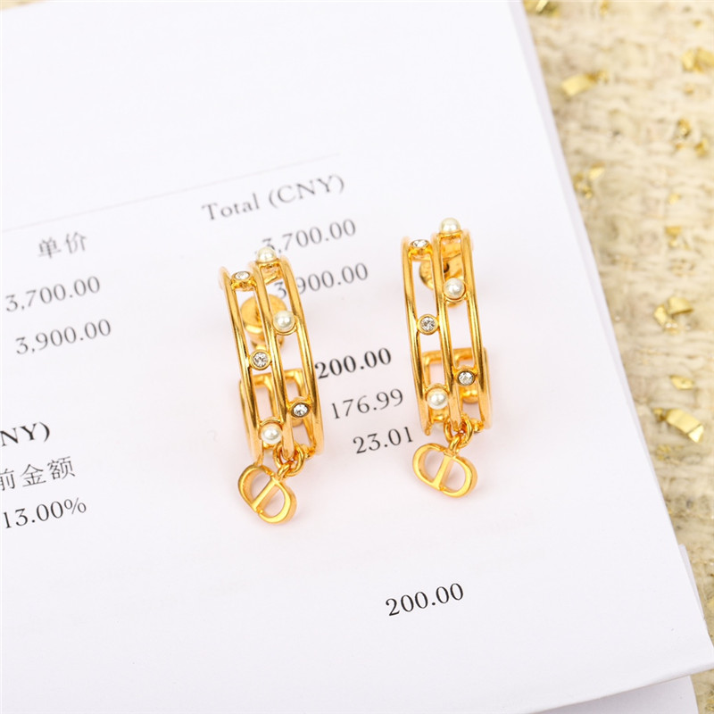 D10r letter earrings