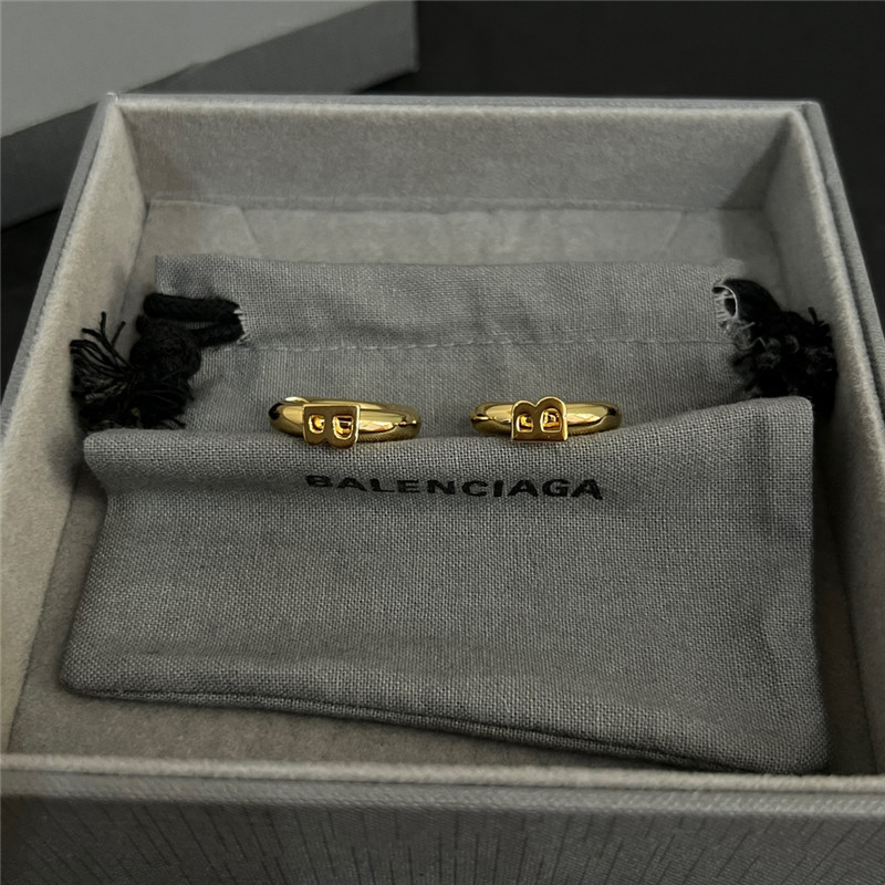 Ba1en*iaga new earrings