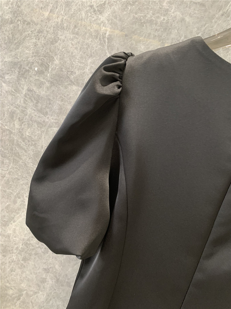 Va1e*ntin0 puff sleeve dress replica clothing sites