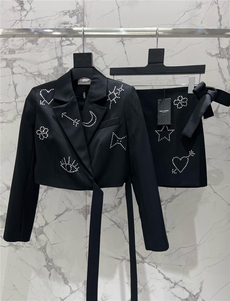 y51 hot D1am0nd suit replica clothing sites