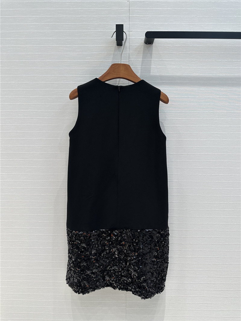 Va1e*ntin0 heavy luxury dress replicas clothes