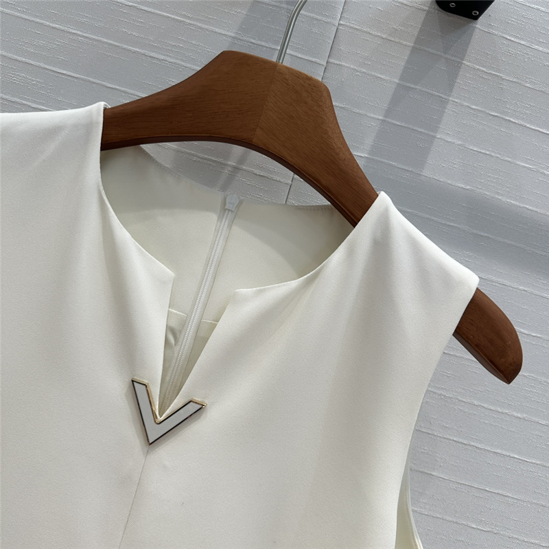 Va1e*ntin0 heavy luxury dress replicas clothes