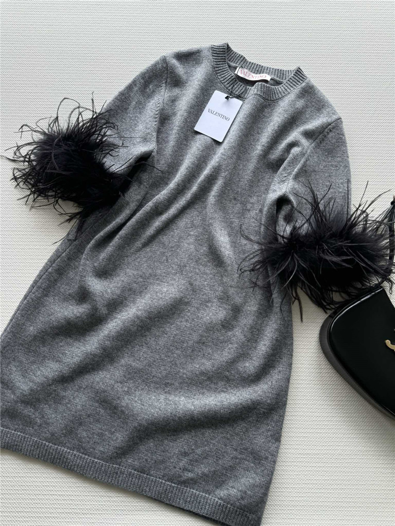 Va1e*ntin0 ostrich knitted dress replica clothing sites