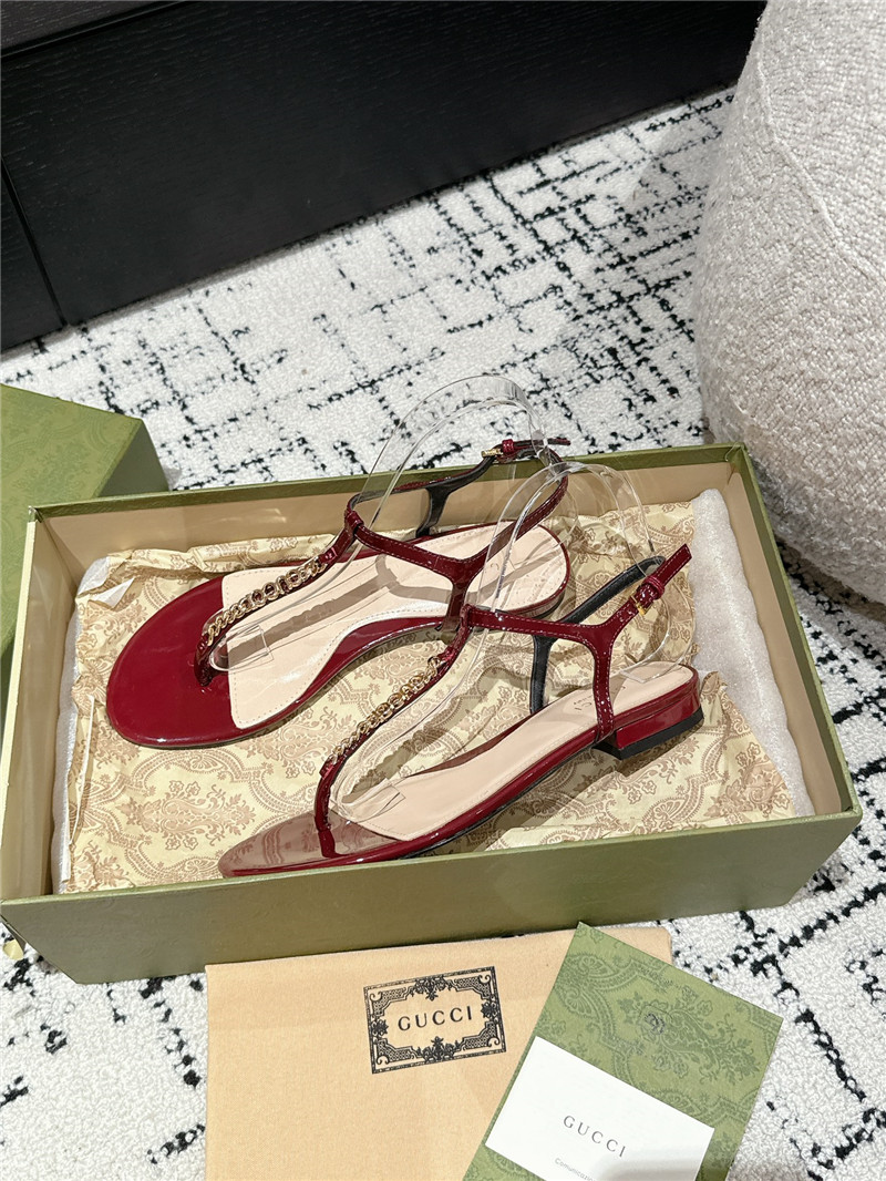 Gvc*1 signoria thong sandal burgundy patent leather