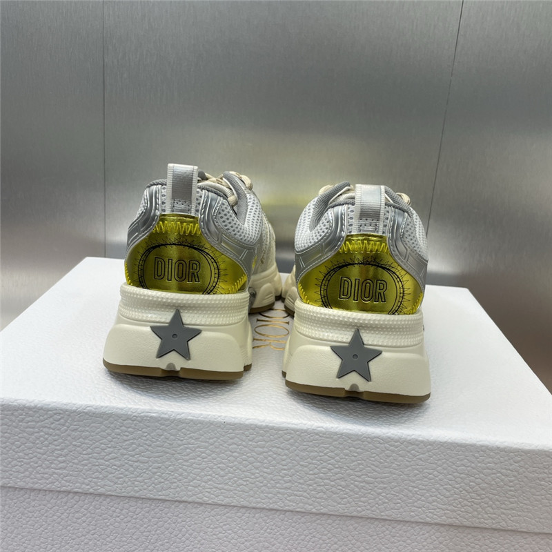 D10r chrono sneakers gold