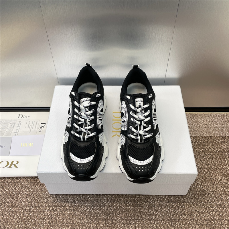 D10r chrono sneakers black and white