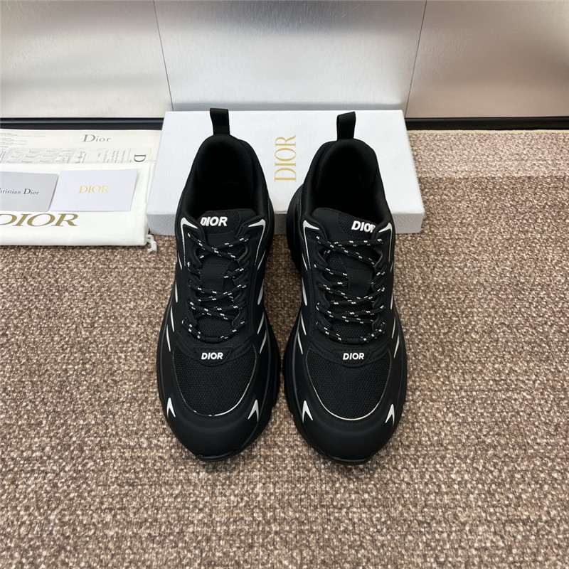 D10r b22 sneakers in black