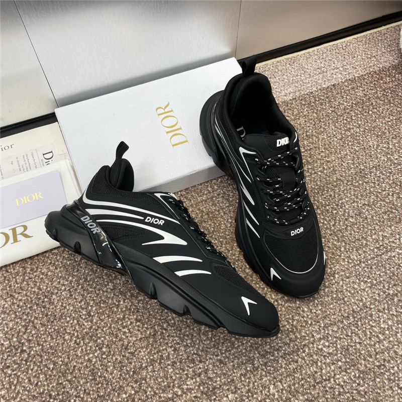 D10r b22 sneakers in black