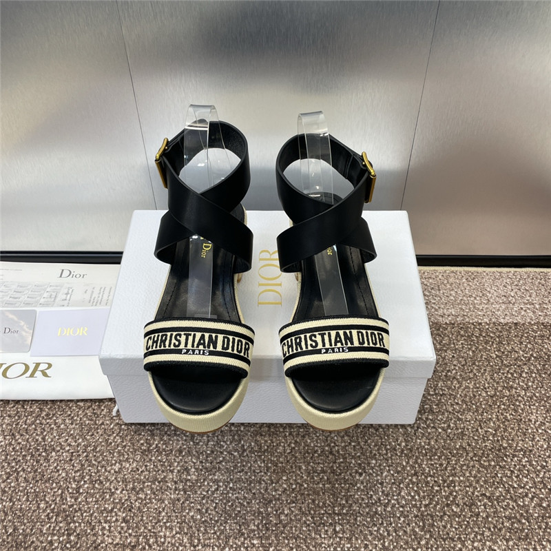 D10r dway heeled sandal natural raffia with black calfskin