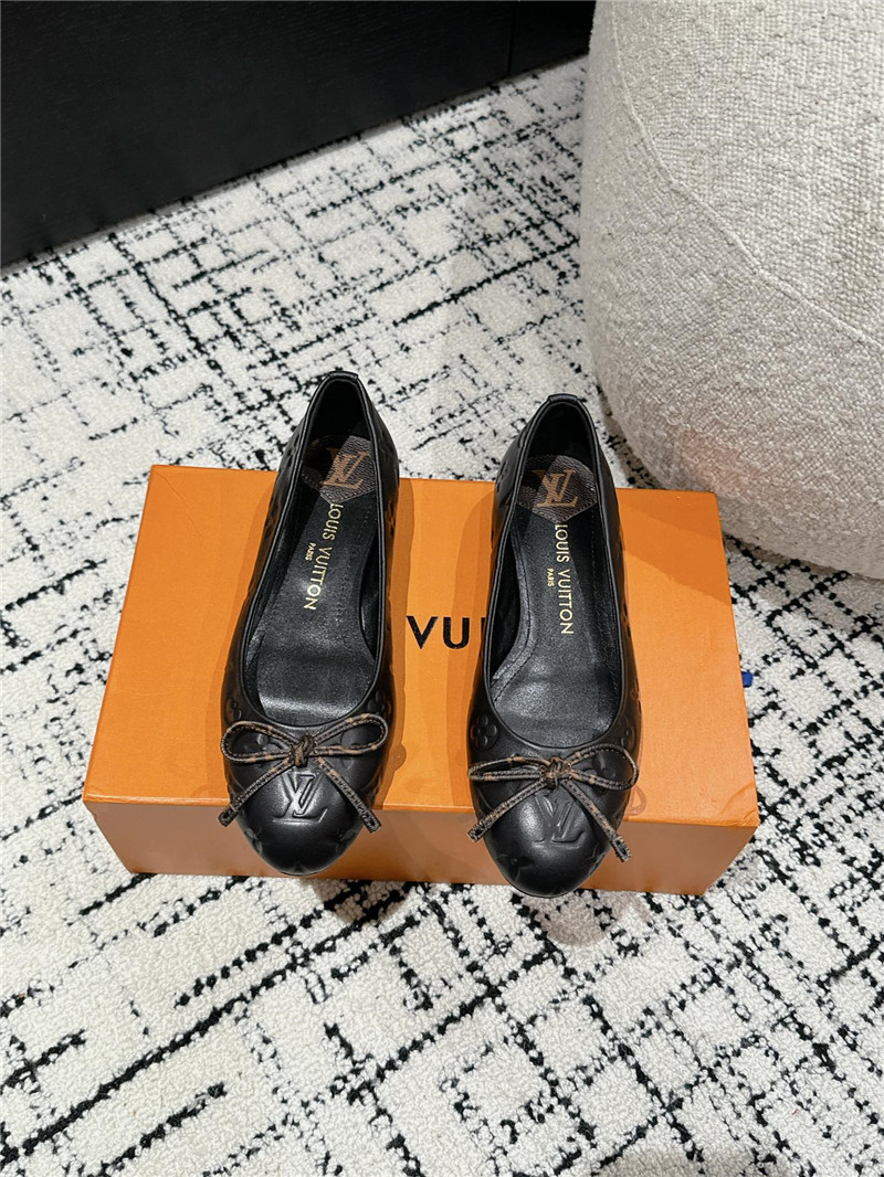 l0vis Vvtt0n nina black monogram ballerina flats