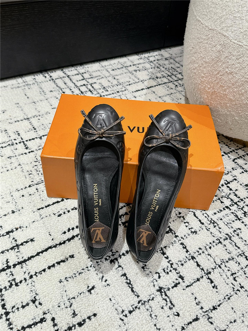 l0vis Vvtt0n nina black monogram ballerina flats