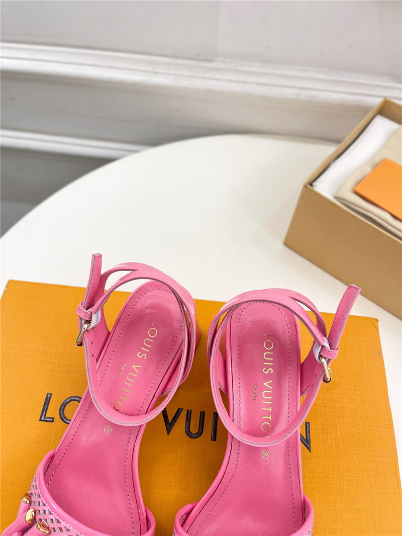 l0vis Vvtt0n shake sandal in pink perforated calf leather