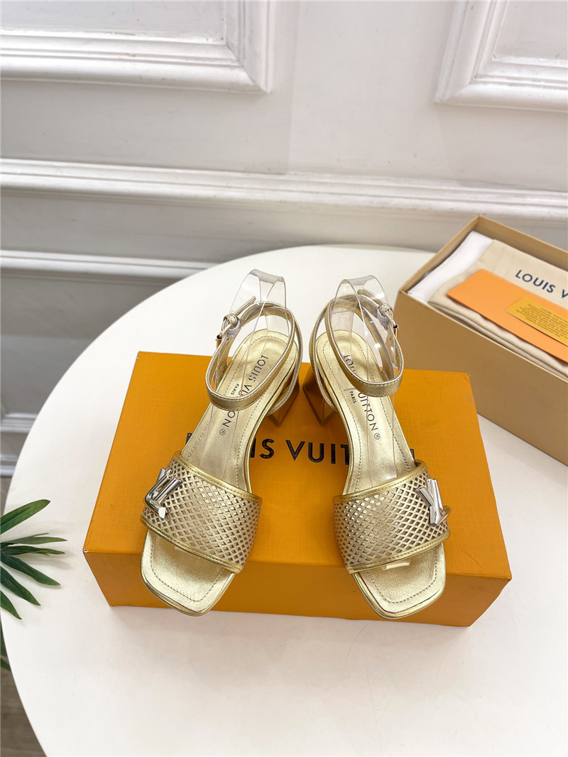 l0vis Vvtt0n shake sandal in gold perforated calf leather