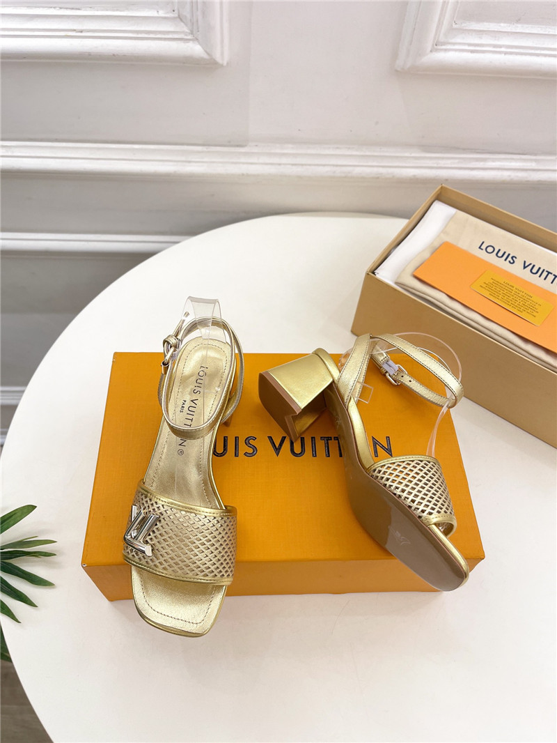l0vis Vvtt0n shake sandal in gold perforated calf leather