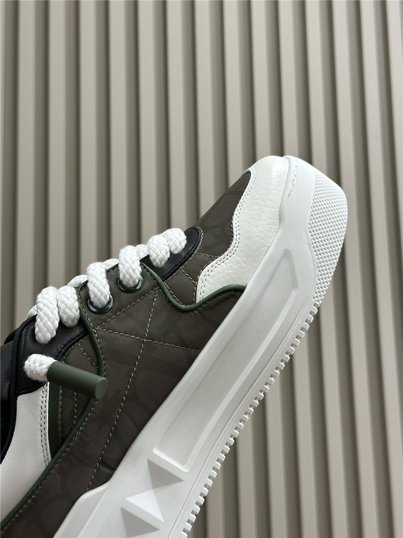 Va1e*ntin0 gray one stud xl low-top sneakers