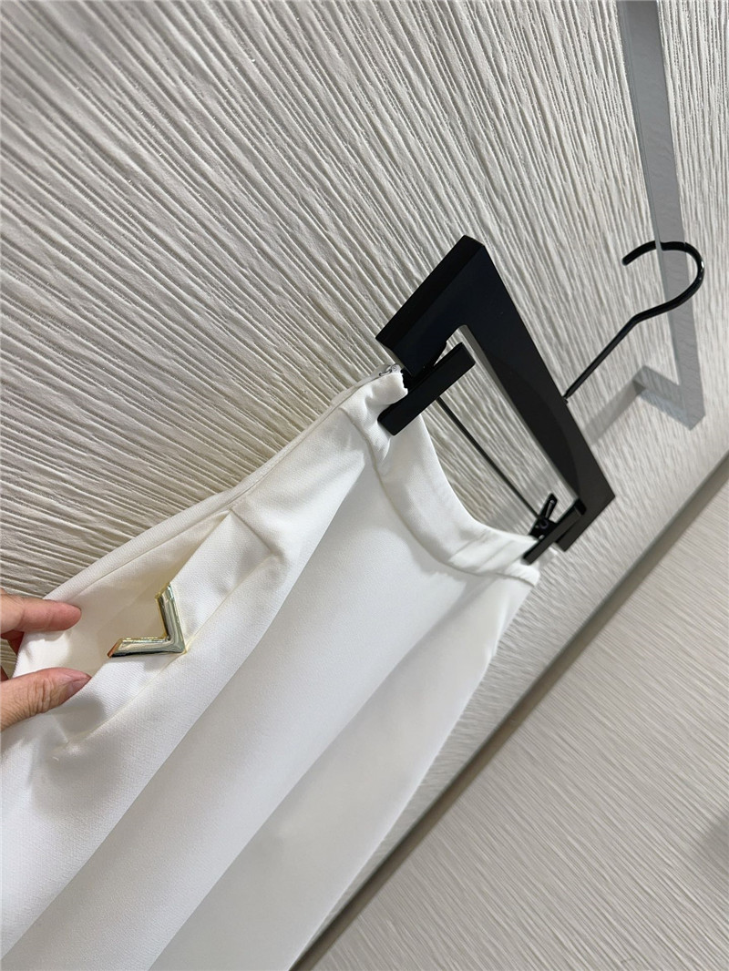 Va1e*ntin0 short-sleeved top + a-line long skirt replica clothing sites