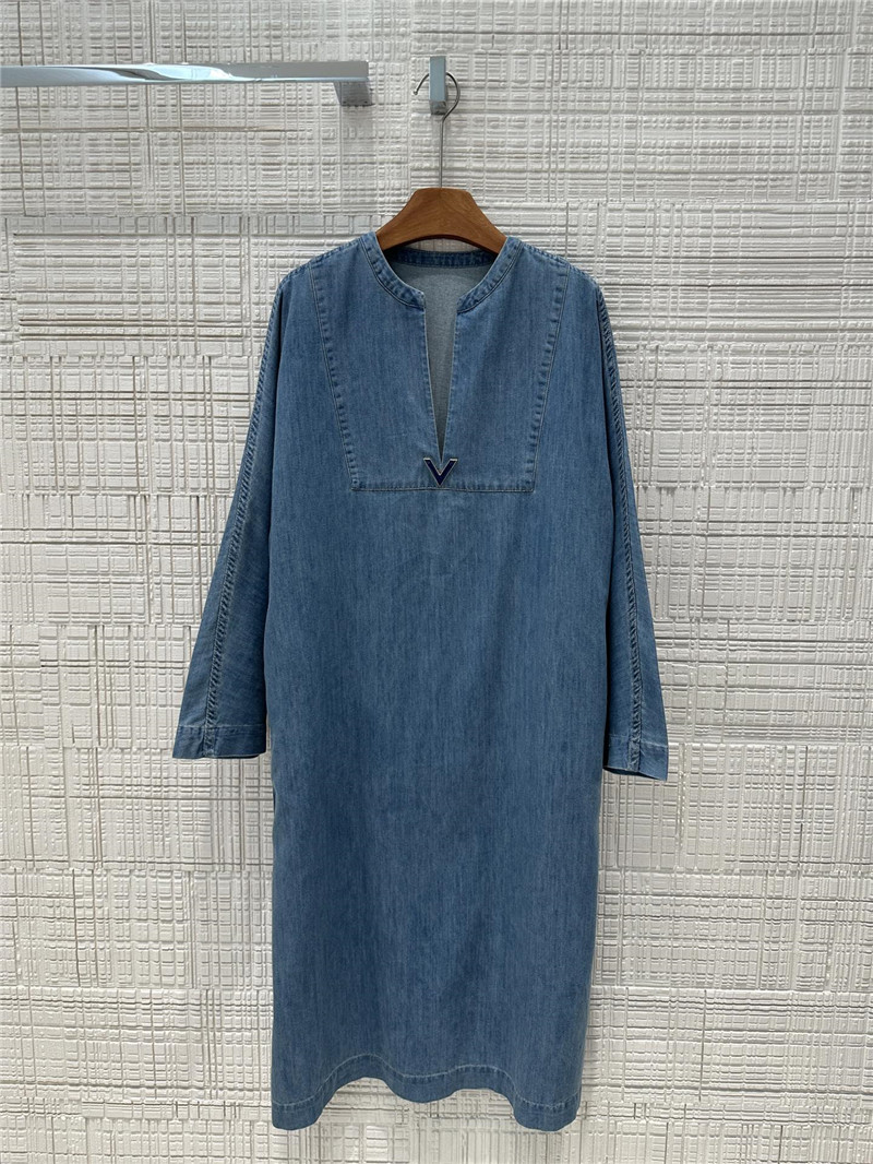 Va1e*ntin0 vintage denim maxi skirt replica clothing sites