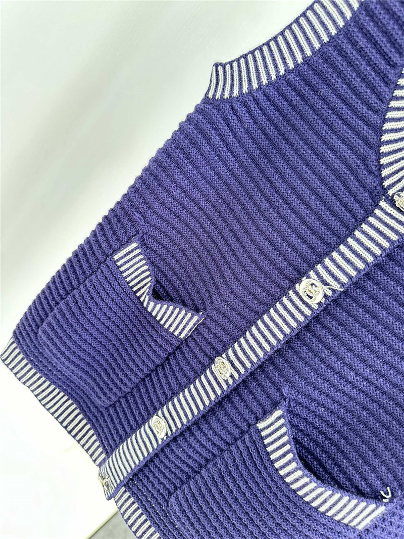 Ch**el contrasting v-neck knit vest