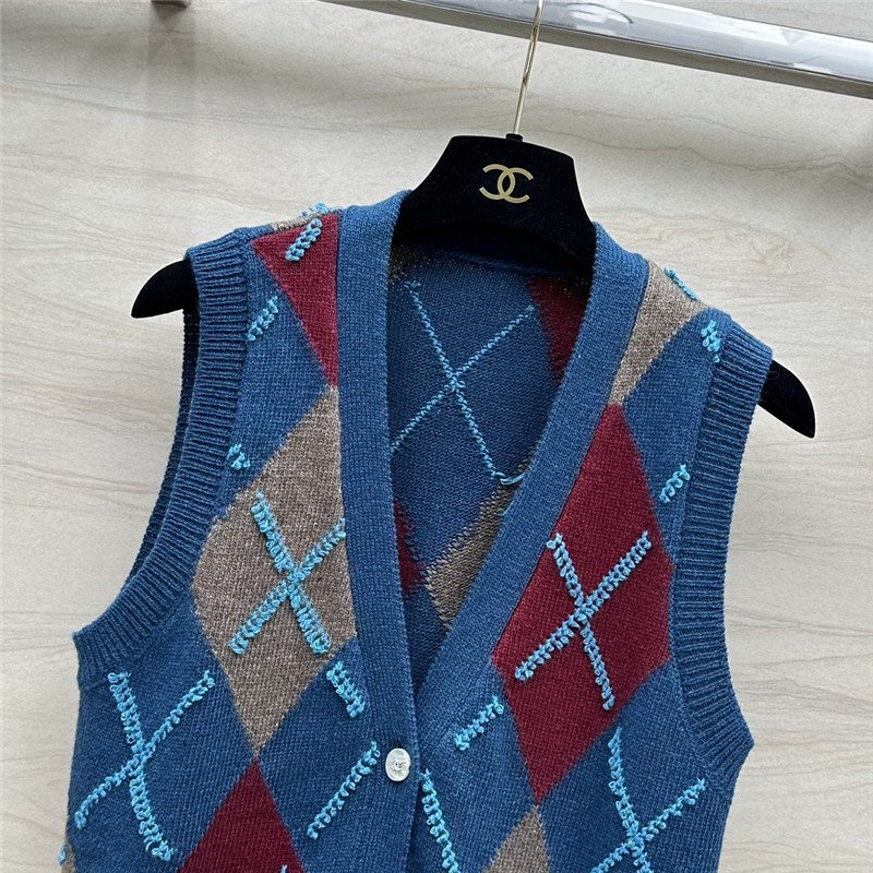 ch**el D1am0nd jacquard knit vest in navy