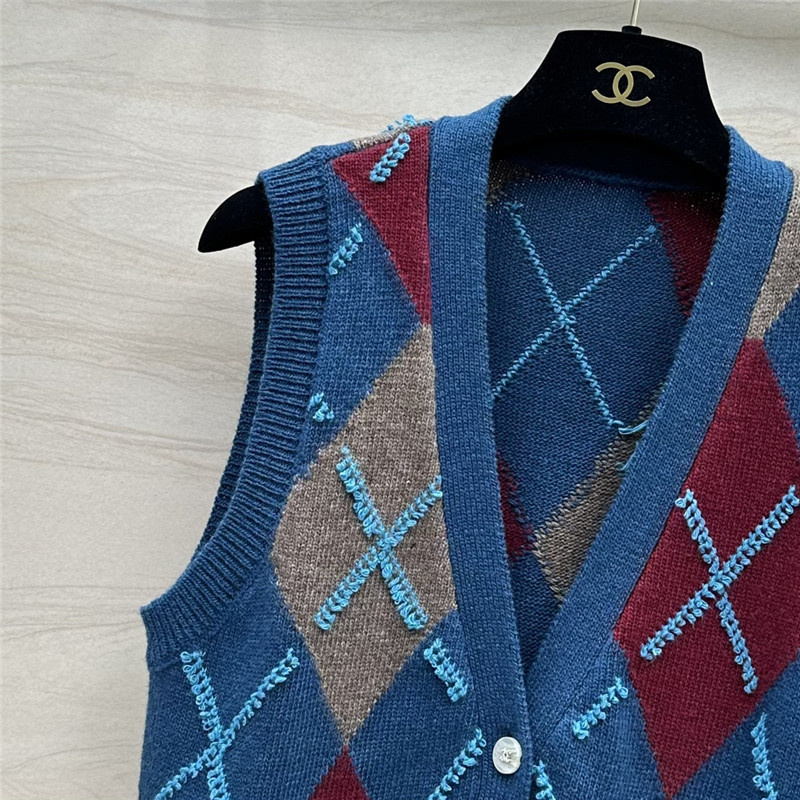 ch**el D1am0nd jacquard knit vest in navy
