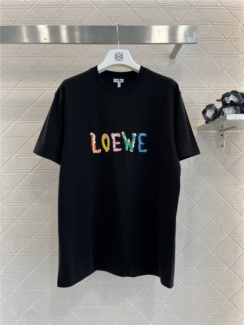 L0ew* logo-embroidered black t-shirt