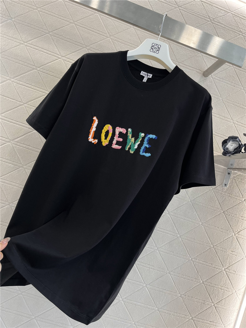 L0ew* logo-embroidered black t-shirt