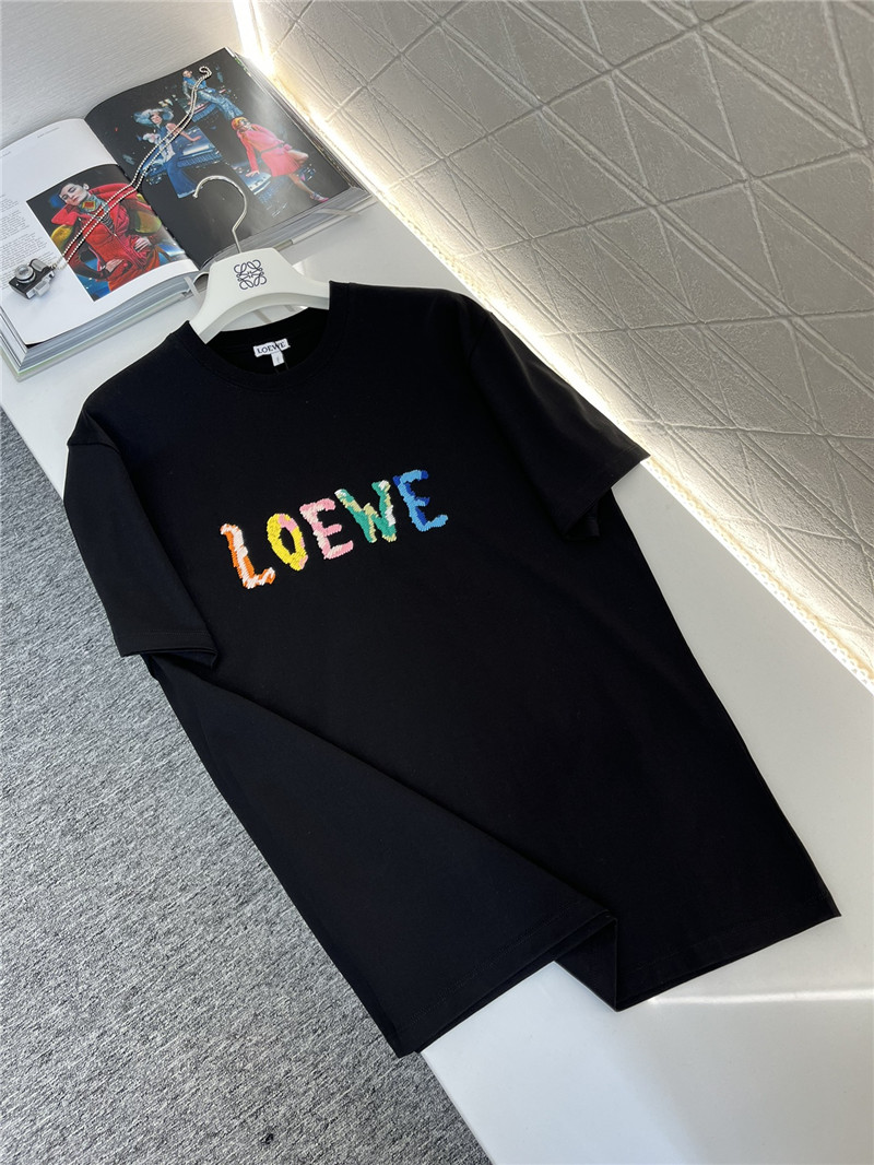 L0ew* logo-embroidered black t-shirt
