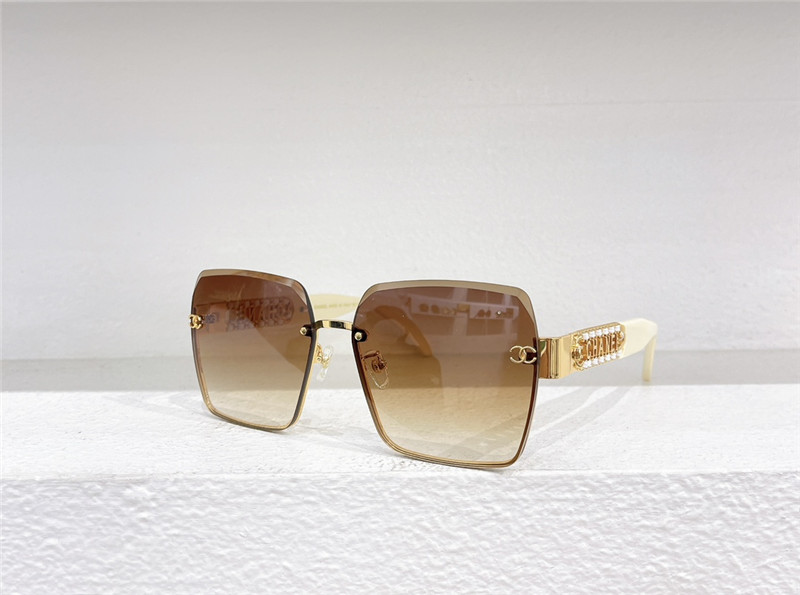 Ch**el noble and elegant sunglasses