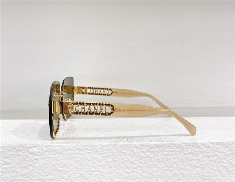 Ch**el noble and elegant sunglasses