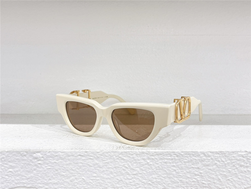 Va1e*ntin0 cat eye sunglasses
