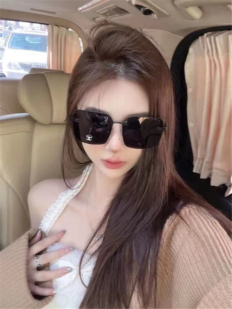 Ch**el popular sunglasses