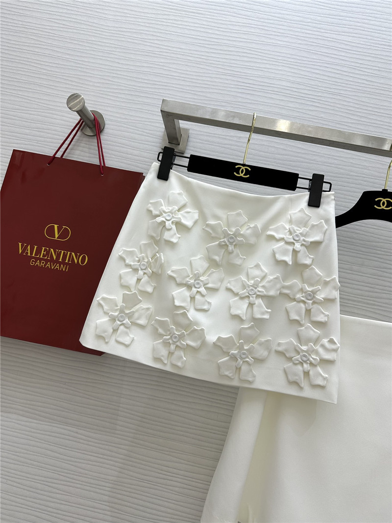 Va1e*ntin0 three-dimensional pile flower suit replica d&g clothing