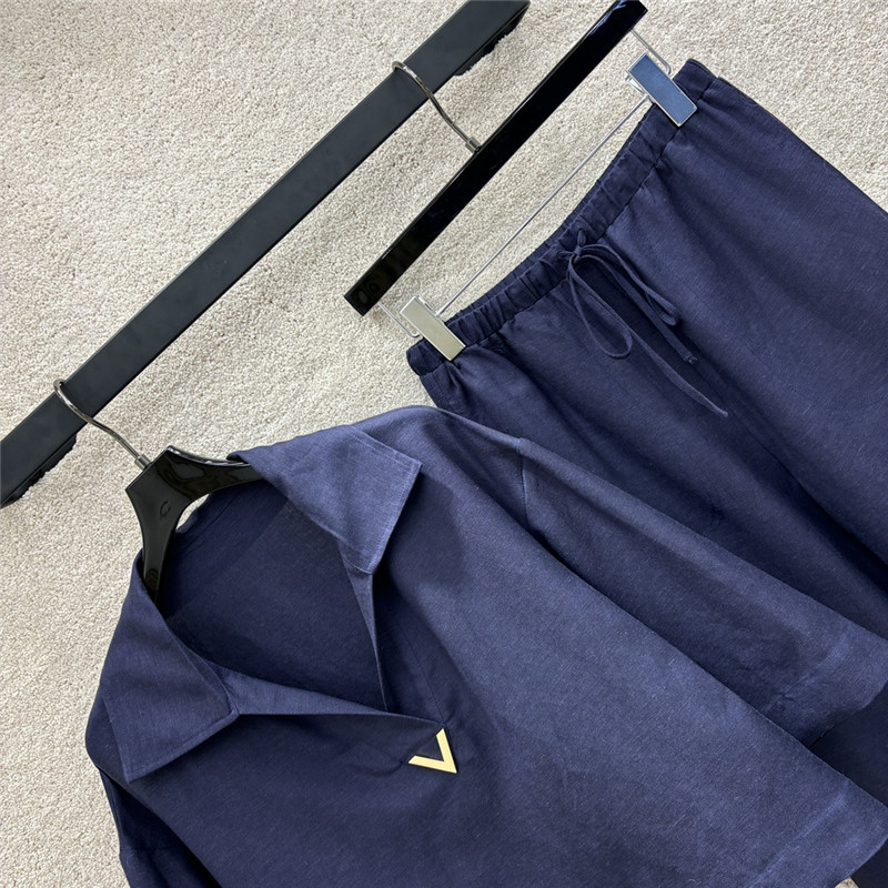 Va1e*ntin0 linen casual suit replica clothing sites