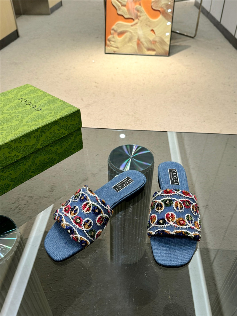 Gvc*1 slide sandals with floral embroidery in blue denim