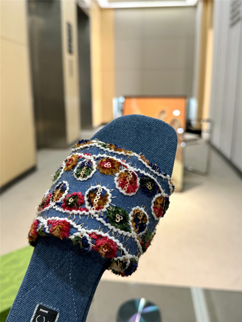 Gvc*1 slide sandals with floral embroidery in blue denim