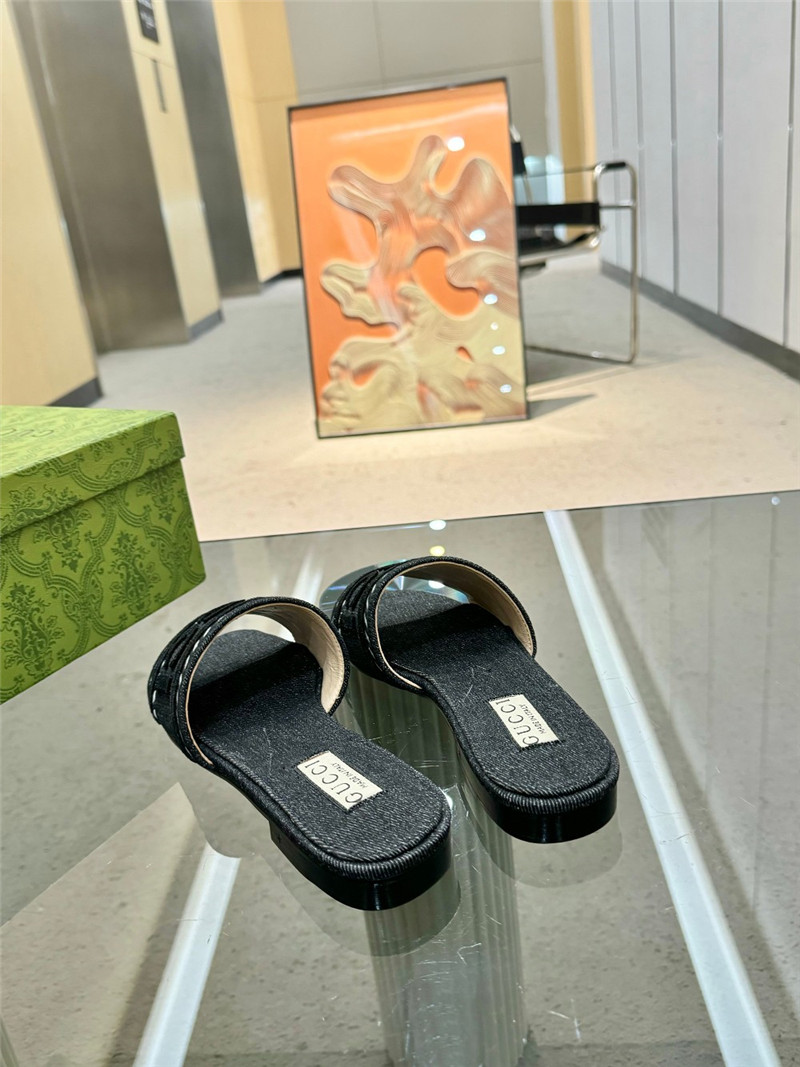 Gvc*1 slide with script in light black denim