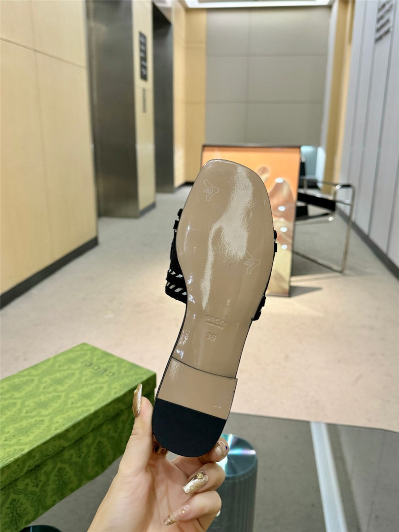 Gvc*1 slide with script in light black denim