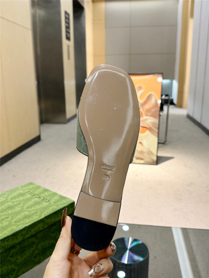 Gvc*1 interlocking g slide sandal in green gg canvas