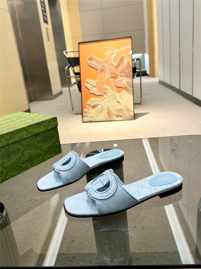 Gvc*1 interlocking g slide sandal in blue gg canvas