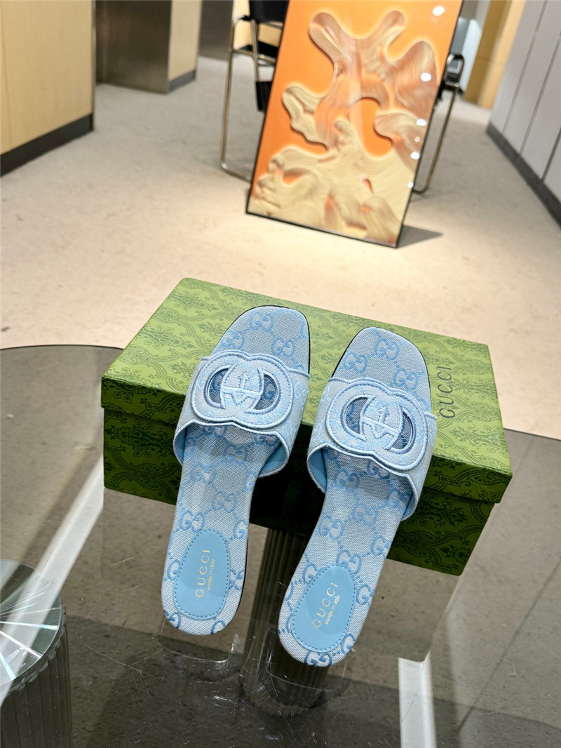 Gvc*1 interlocking g slide sandal in blue gg canvas