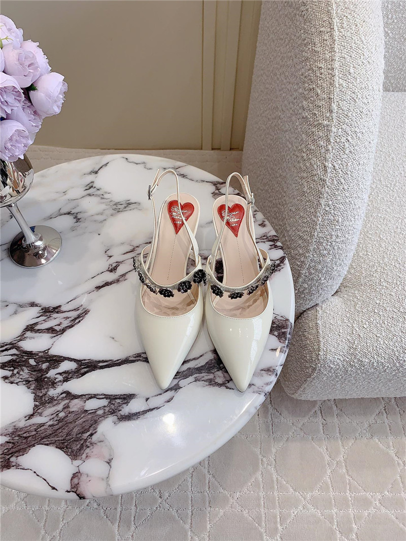Roger Vivier Virgule Flower Ivory Patent Slingback Pumps