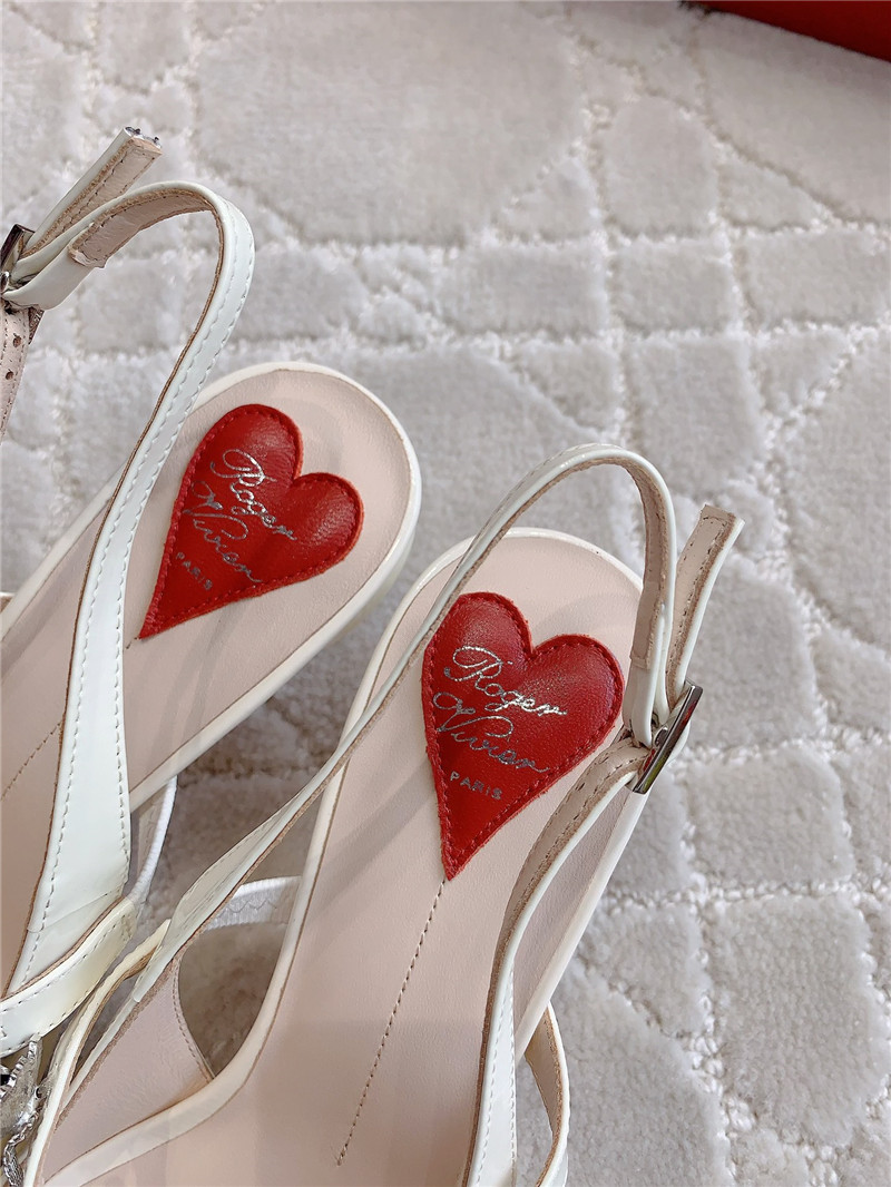 Roger Vivier Virgule Flower Ivory Patent Slingback Pumps