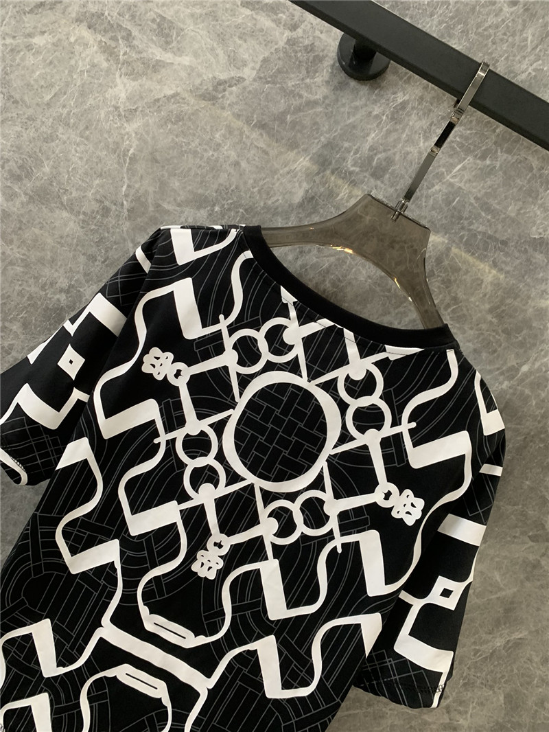 H**me5 geometric print v-neck short-sleeved t-shirt replicas clothes