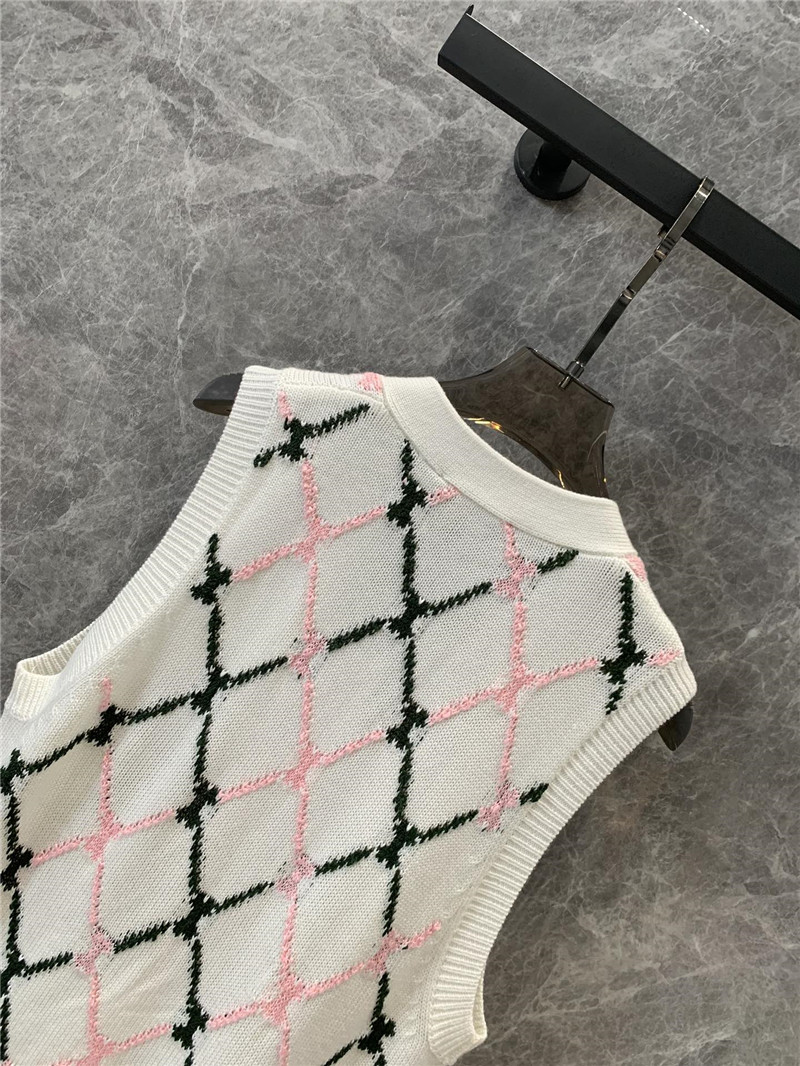 Ch**el knitted v-neck vest replica designer clothes