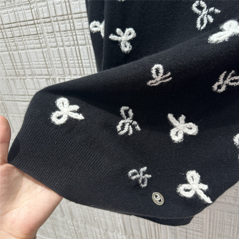 Ch**el bow intarsia cashmere sweater replica designer clothes