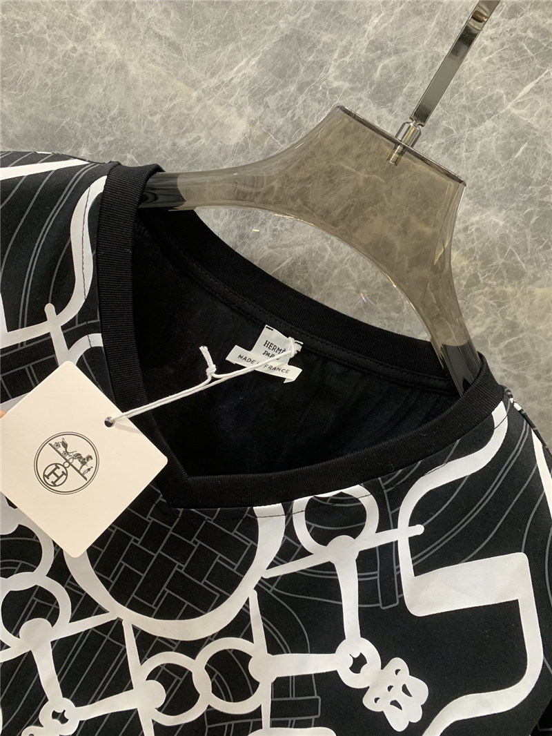 H**me5 v-neck short-sleeved t-shirt replica clothes