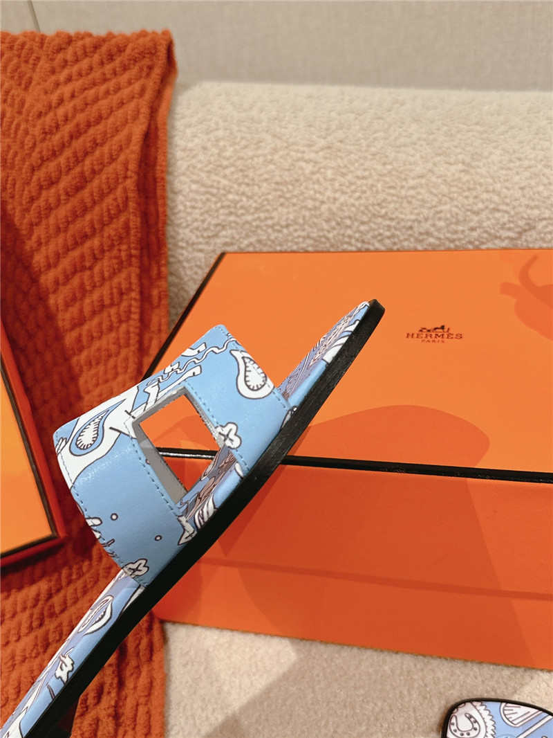 H**me5 oran sandal with blue animaux bandana