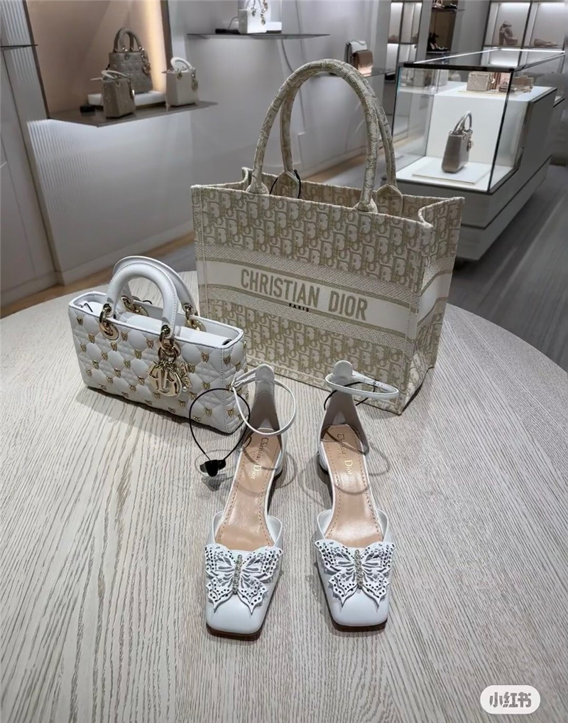 D10r tale butterfly beaded pumps in burgundy leather