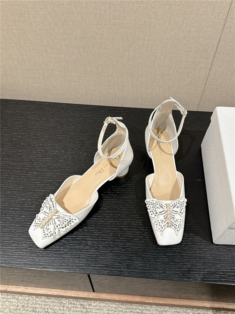 D10r tale butterfly beaded pumps in ivory leather