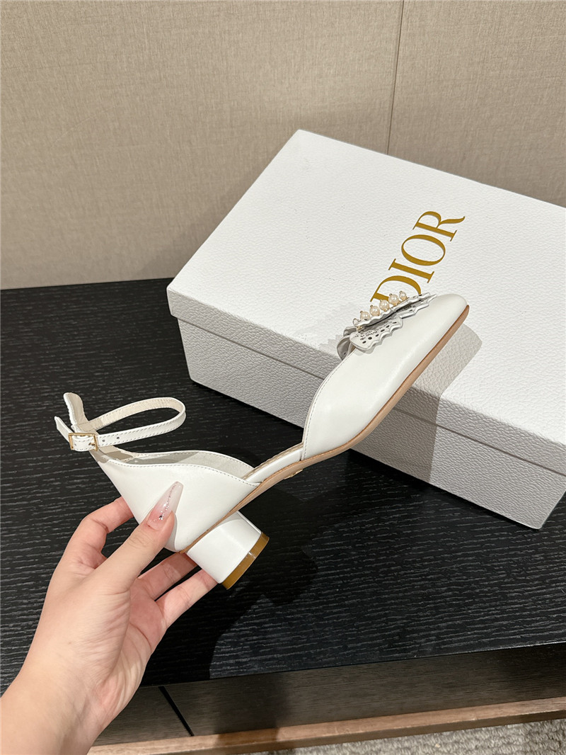 D10r tale butterfly beaded pumps in ivory leather